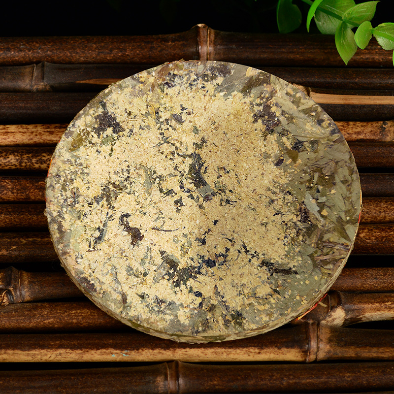 Mugwort Foot Soak Cake 9cm Round Ai Ye Herbal Foot Bath Disc with Ginger Powder for Traditional Foot Care - Image 3