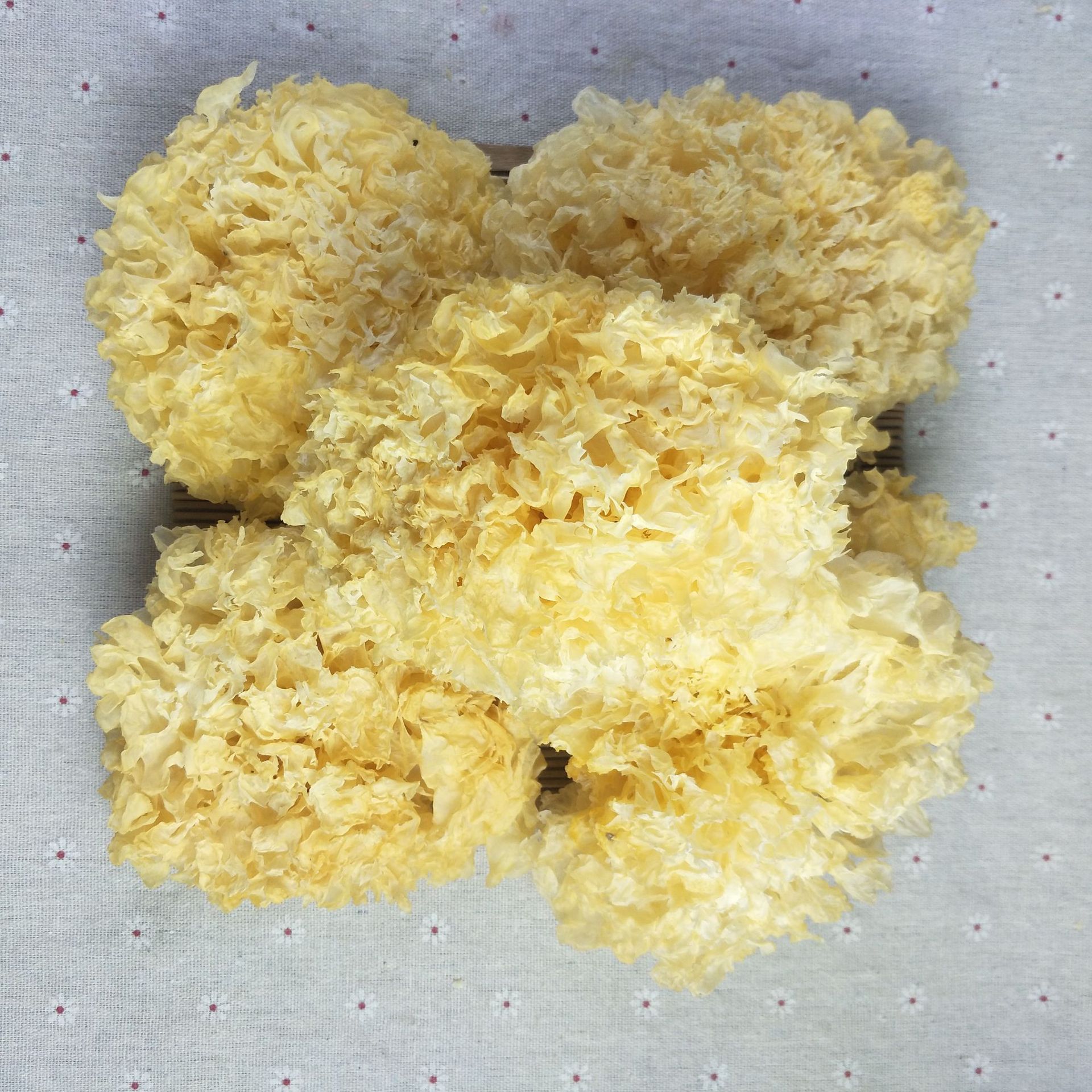 Dried Tremella Fungus Yin Er 500g Silver Ear Mushroom Pieces Natural Sun Dried for Cooking and Dessert Soup - Image 2