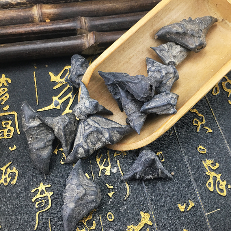 Dried Water Caltrop Ling Jiao 菱角 Whole Dried Fruit for Display and Traditional Use 500g Bag - Image 4