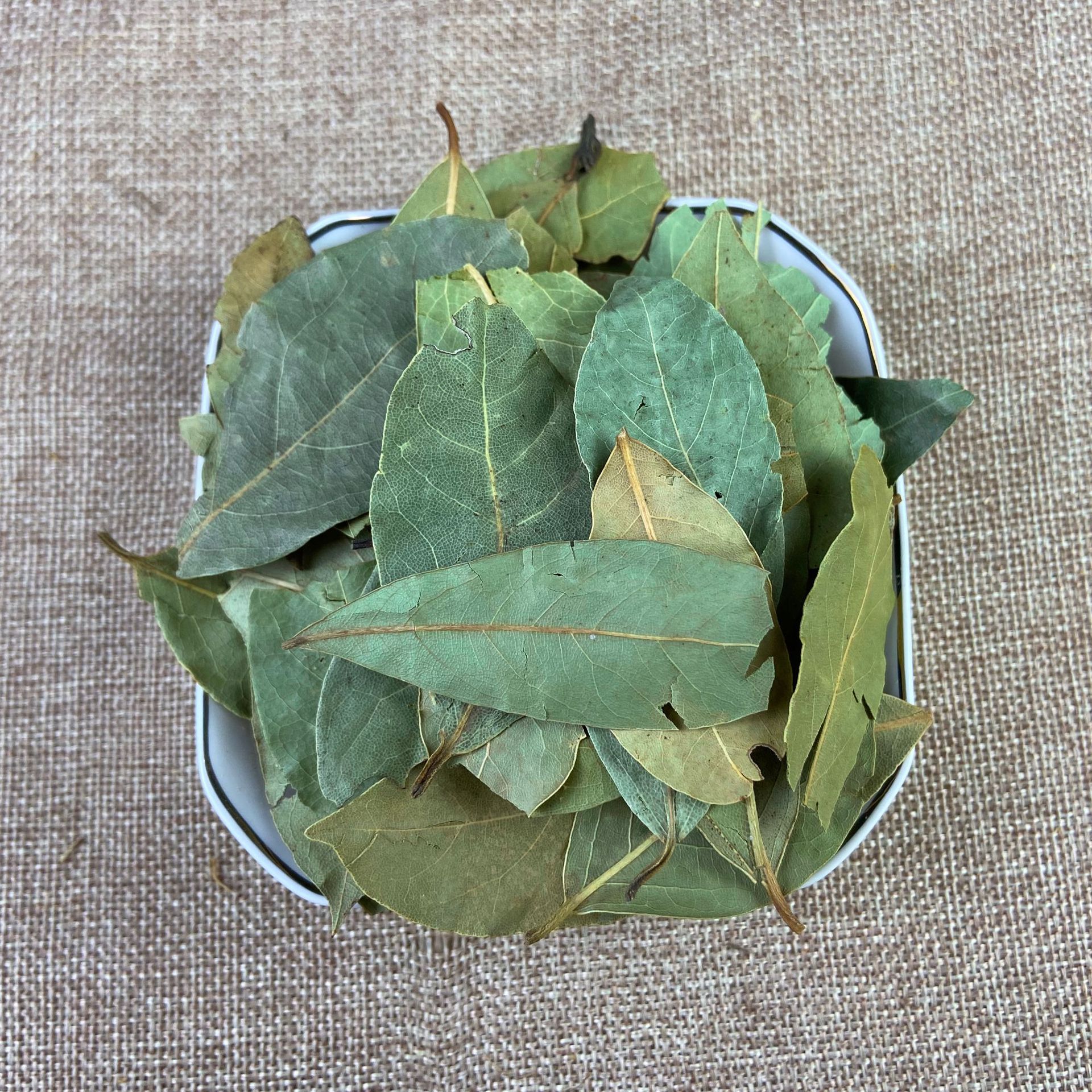 Dried Bay Leaves Xiang Ye 500g Natural Aromatic Culinary Herb for Cooking and Seasoning - Image 2