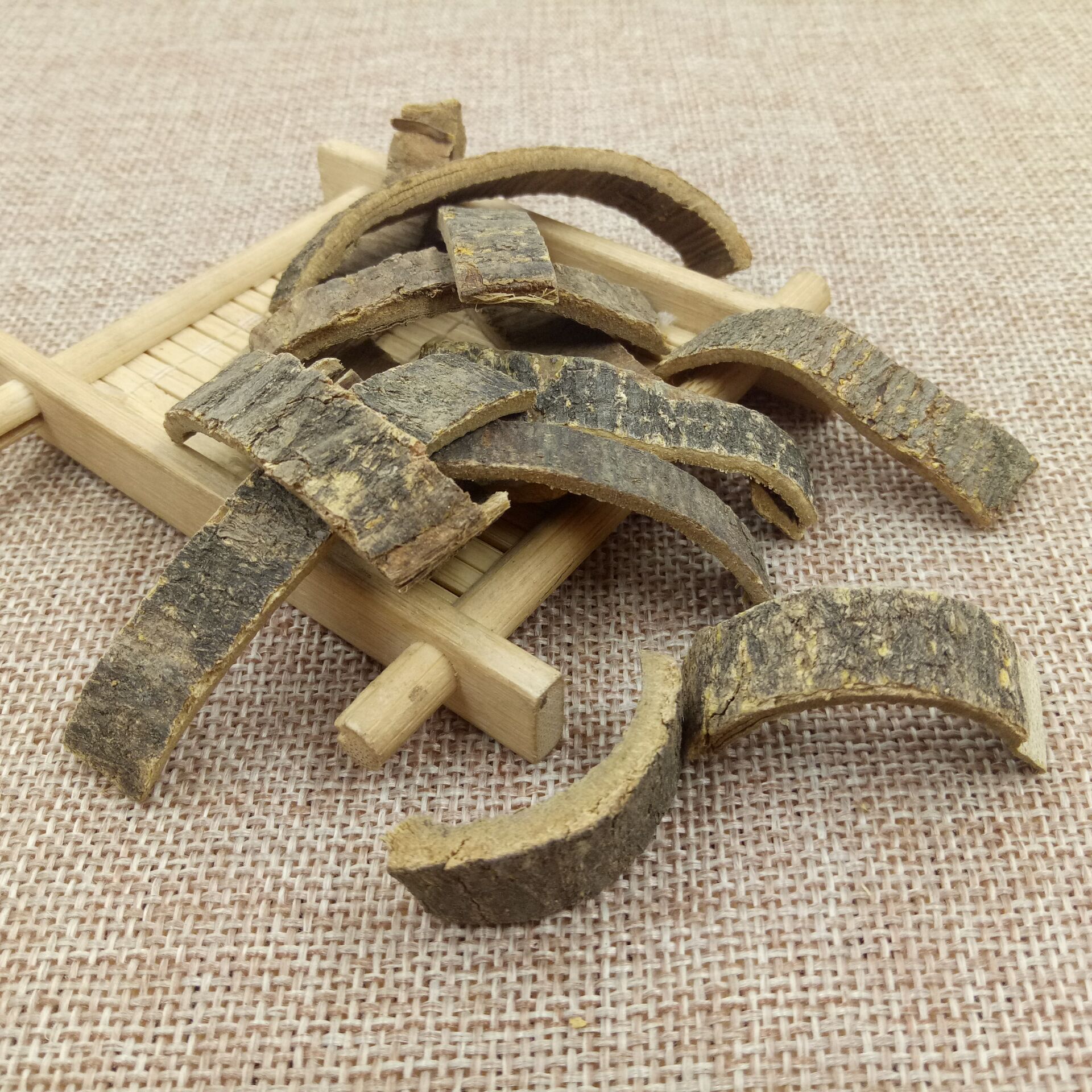 Hai Tong Pi Dried Erythrina Bark 500g Traditional Chinese Herbal Ingredient for Decoction and Culinary Use - Image 3