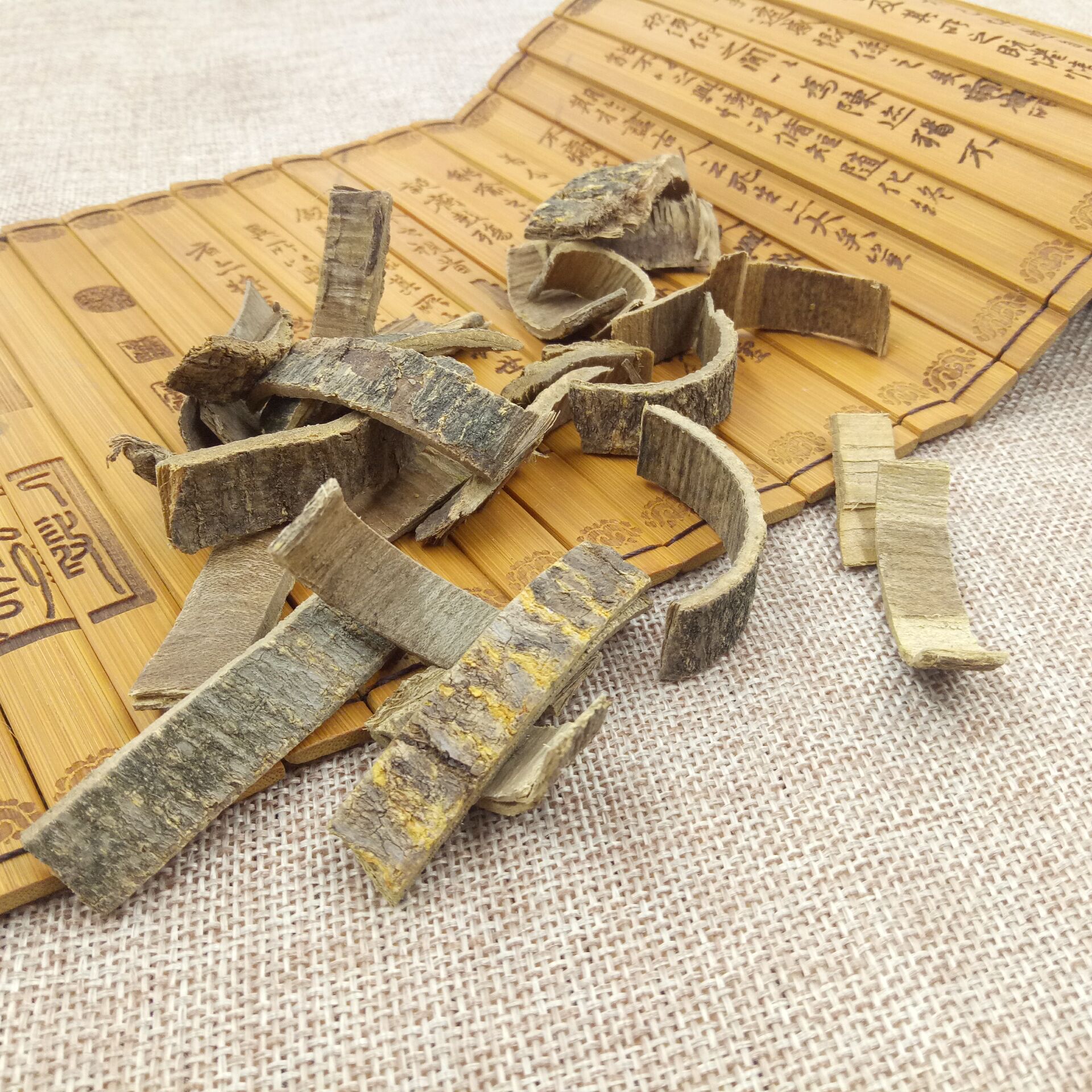 Hai Tong Pi Dried Erythrina Bark 500g Traditional Chinese Herbal Ingredient for Decoction and Culinary Use - Image 2