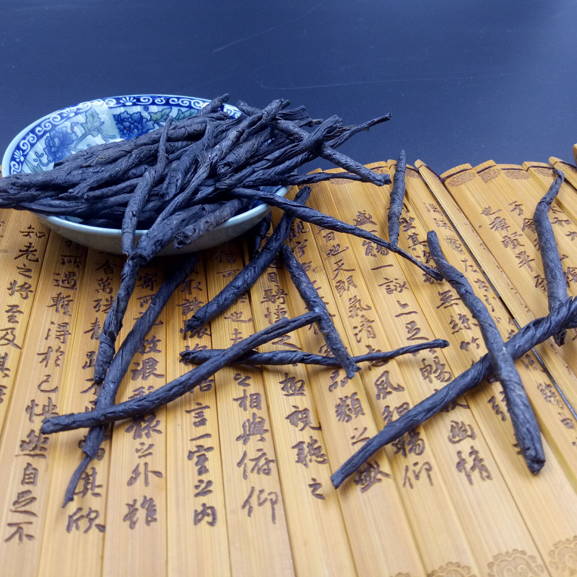 Ku Ding Tea Loose Leaf Bitter Tea Large Leaf Rolled Kuding Cha Traditional Herbal Tea Guangxi Origin 500g - Image 4