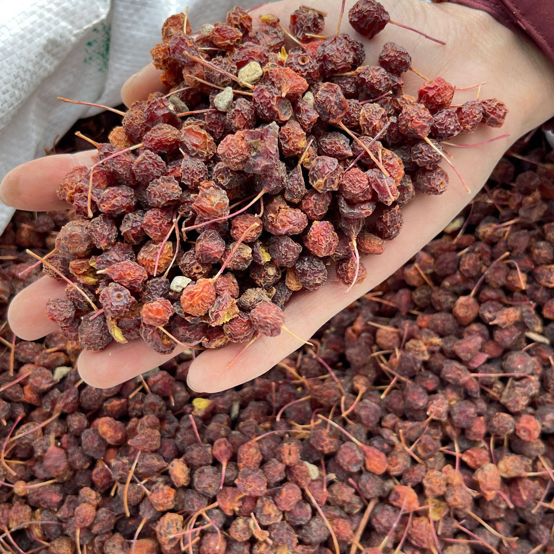 Wild Hawthorn Small Granules 500g Shan Zha Dried Fruit for Tea Wine and Snacking - Image 2