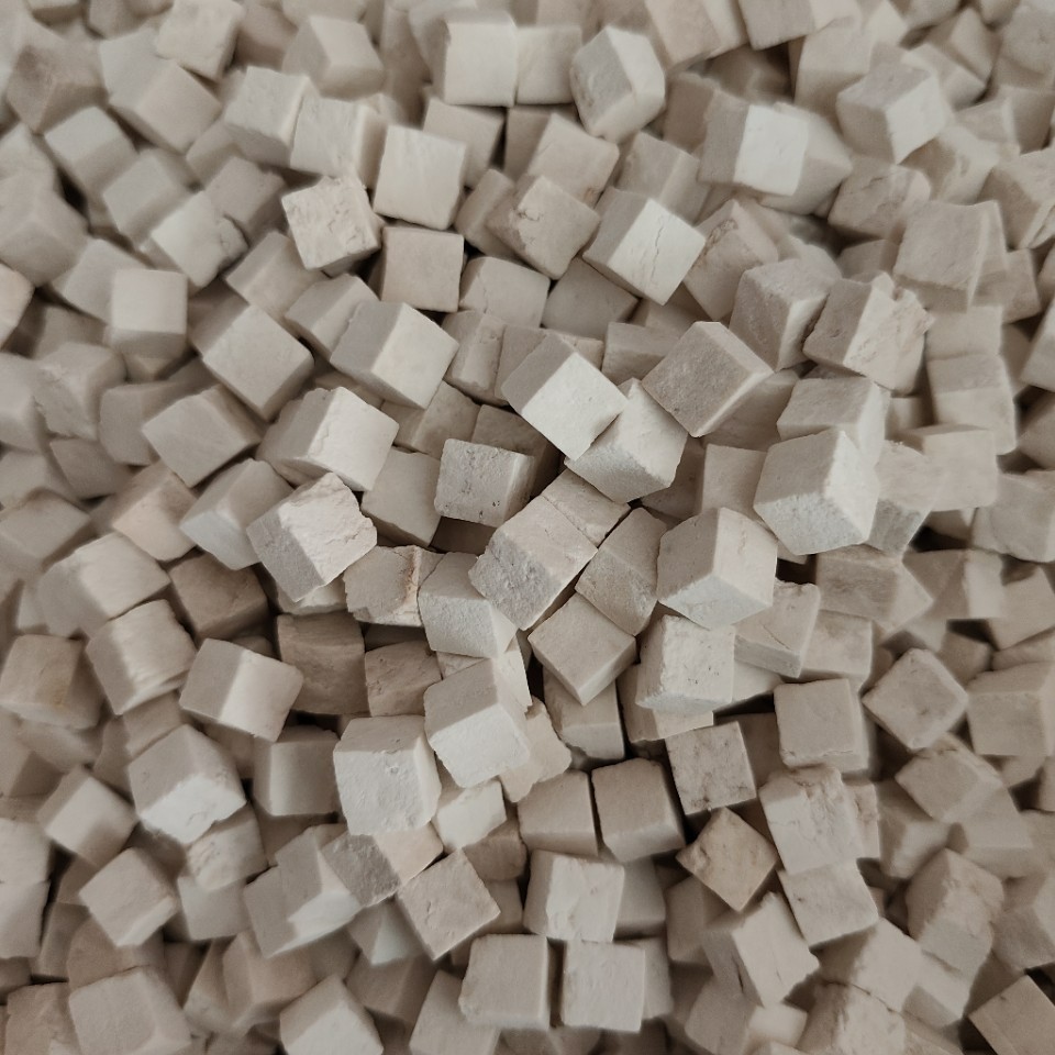 Yunnan Poria Fu Ling Cubes Dried White Poria Slices for Decoction and Soup 500g - Image 2