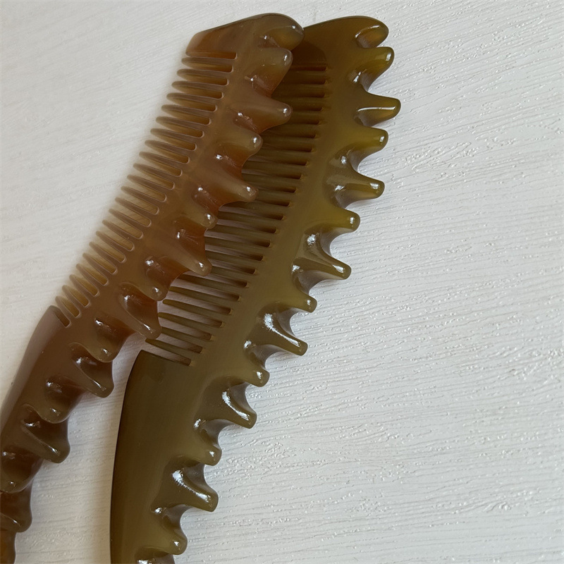 Natural Horn Comb Thickened Massage Comb with Back Pins and Raised Tail Handle 18 cm for Scalp Care - Image 3