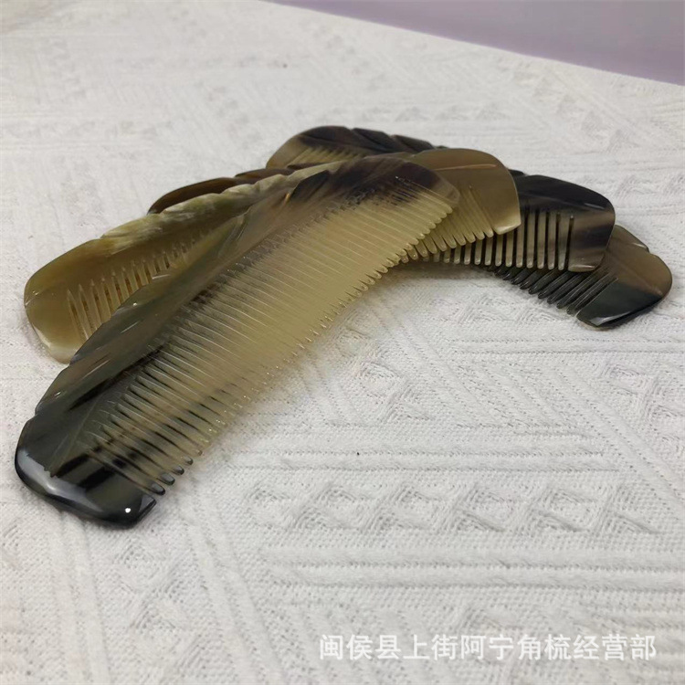 17cm Natural Horn Comb Meridian Massage Comb Wide Tooth Hair Comb for Home and Travel - Image 4