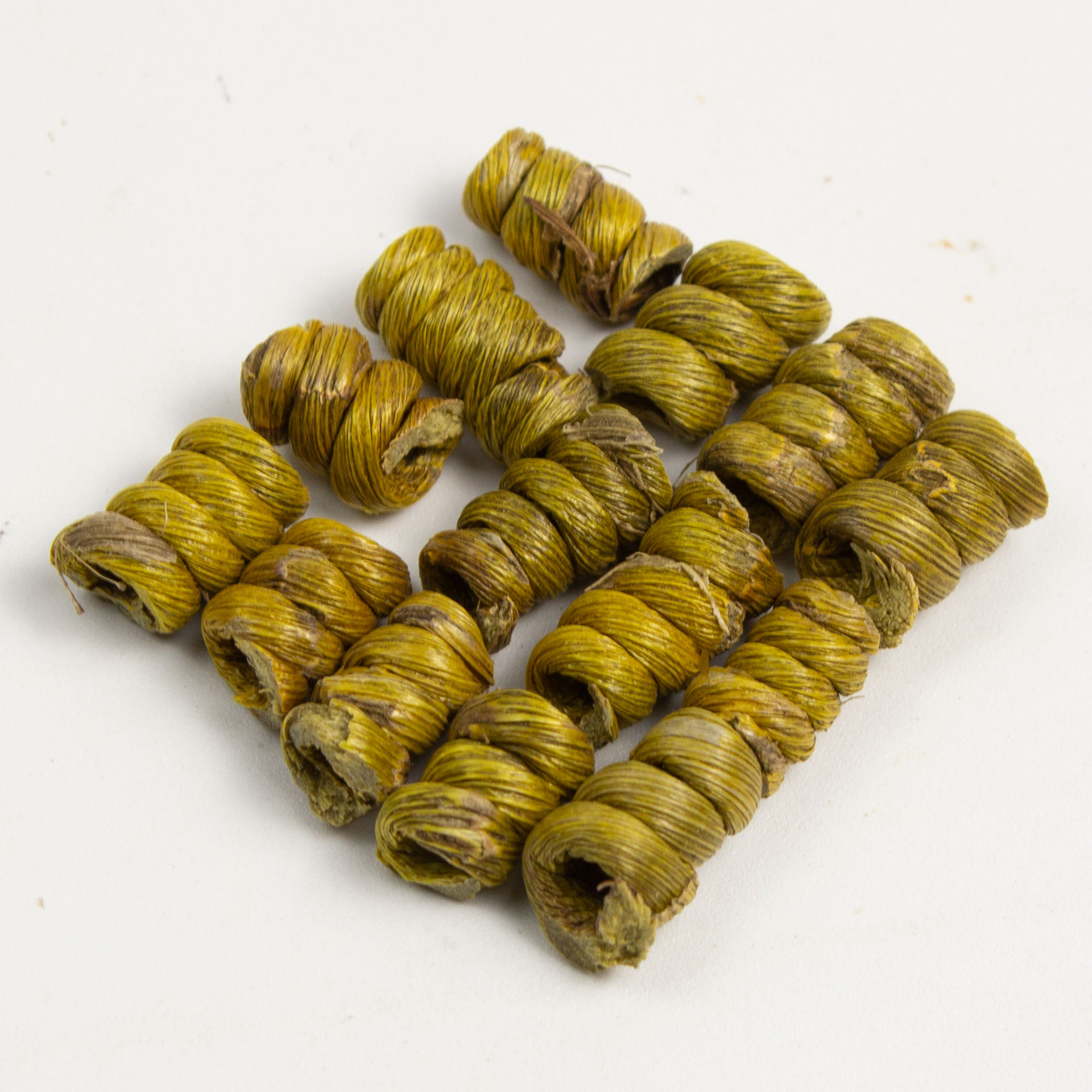 Tie Pi Shi Hu Dendrobium Officinale Feng Dou Dried Herb Gift Box Ready to Eat 500g - Image 3