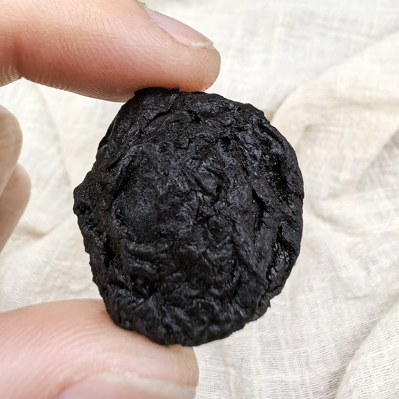 Dried Dark Plum Wu Mei 100g Smoked Chinese Herbal Plum for Tea and Decoction - Image 2