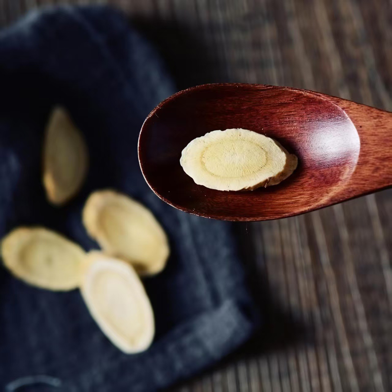 Huang Qi Slices (Astragalus membranaceus) — Gansu Minxian Dried Root Slices for Soup & Tea - Image 3