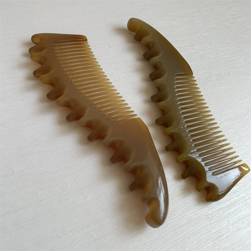 Natural Horn Comb Thickened Massage Comb with Back Pins and Raised Tail Handle 18 cm for Scalp Care - Image 2