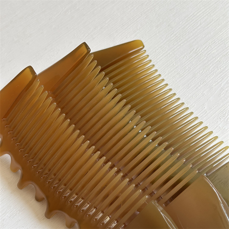 Natural Horn Comb Thickened Massage Comb with Back Pins and Raised Tail Handle 18 cm for Scalp Care - Image 4
