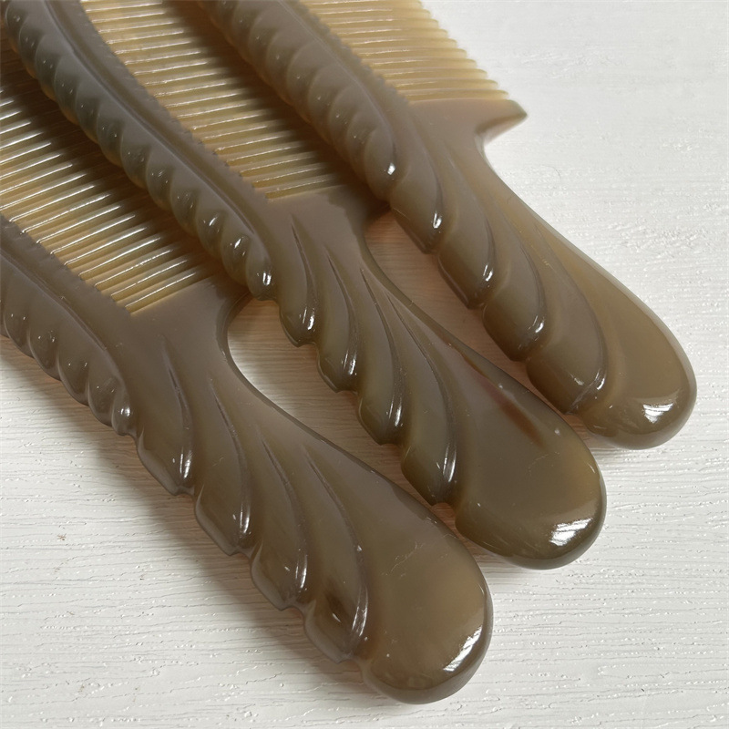 White Yak Horn Comb Round Handle Massage Hair Comb 18cm Carved Design - Image 3