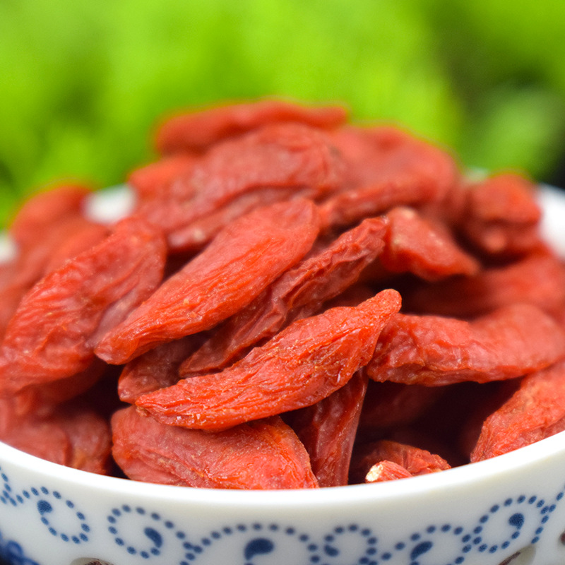 Ningxia Goji Berries Gou Qi Zi 500g Dried Red Wolfberry for Tea Soup and Snacking - Image 4