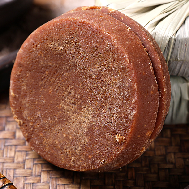 Yunnan Handmade Leaf Wrapped Raw Cane Sugar 500g Traditional Crafted Brown Sugar Brick - Image 2