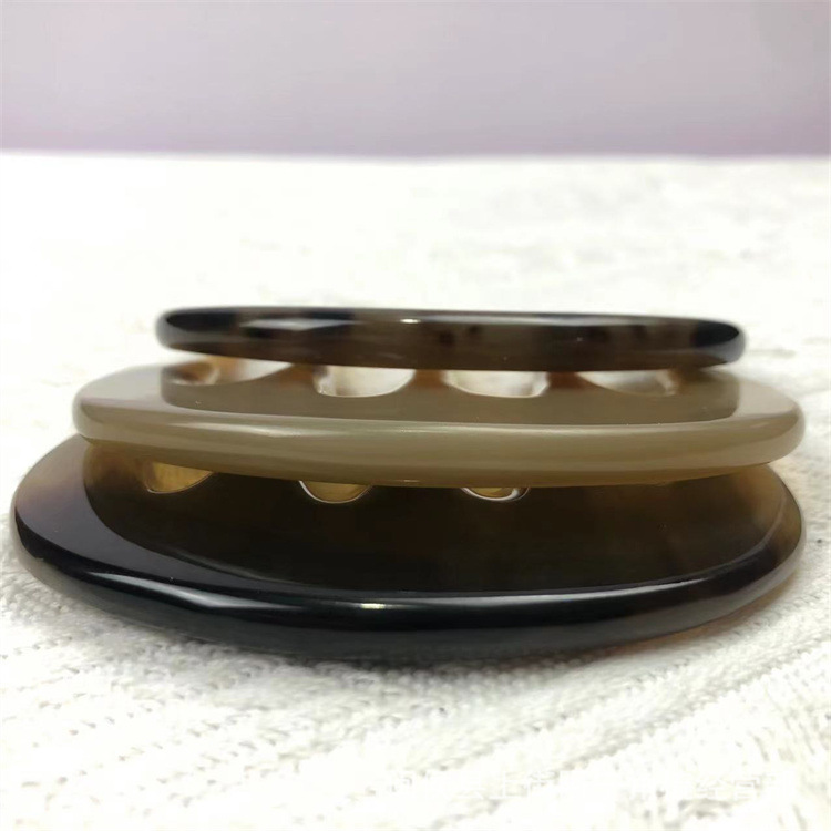 Natural Horn Five-Tooth Comb 9.5cm Scalp Massage Comb for Travel and Daily Hair Care - Image 4