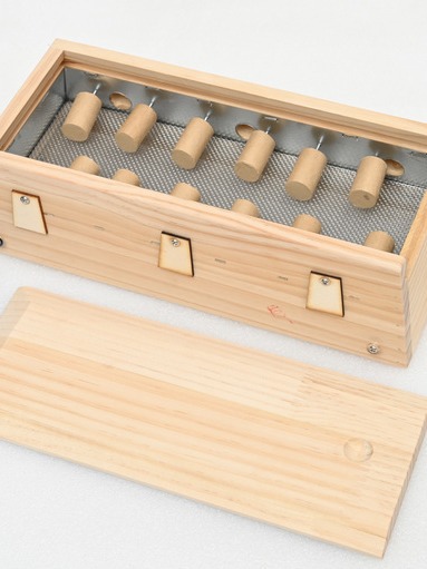 Wooden Moxibustion Box with Sliding Lid 12-Needle Column Home Moxa Therapy Device for Adults - Image 3