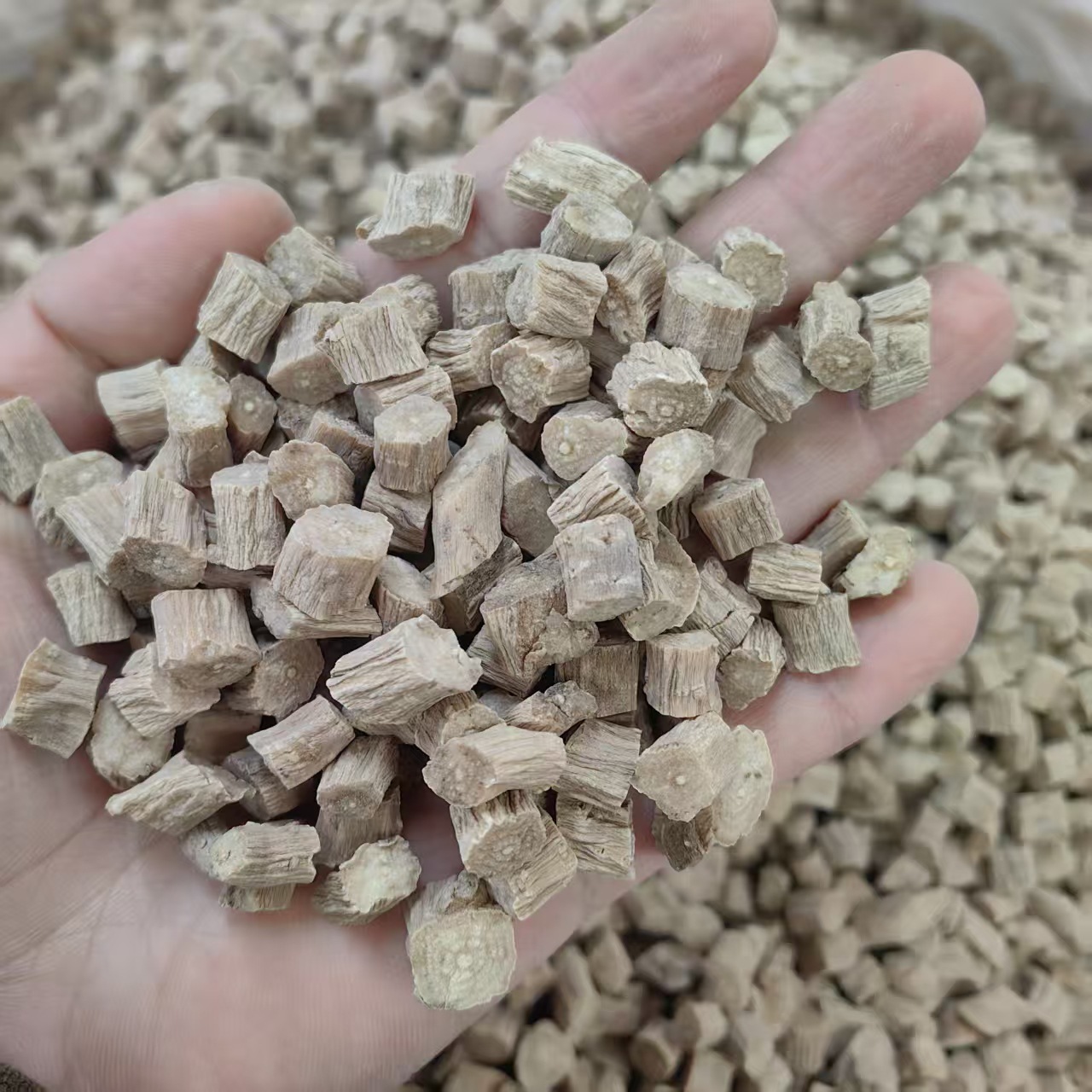 Huai Niu Xi Achyranthes Root Powder 500g Henan Dried Herb for Decoction and Culinary Use - Image 2