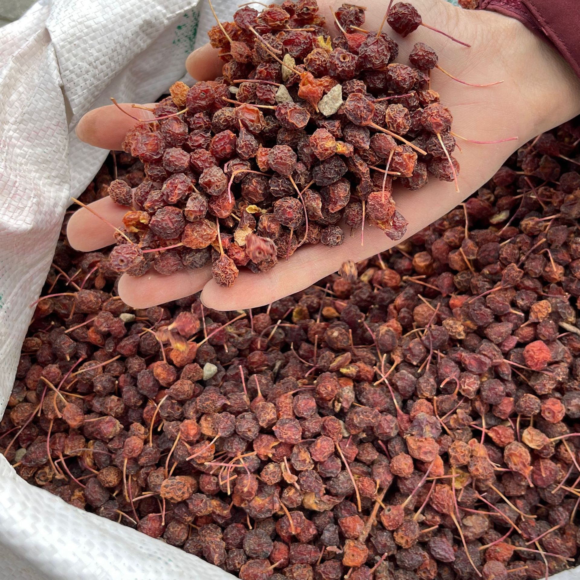 Wild Hawthorn Small Granules 500g Shan Zha Dried Fruit for Tea Wine and Snacking - Image 3