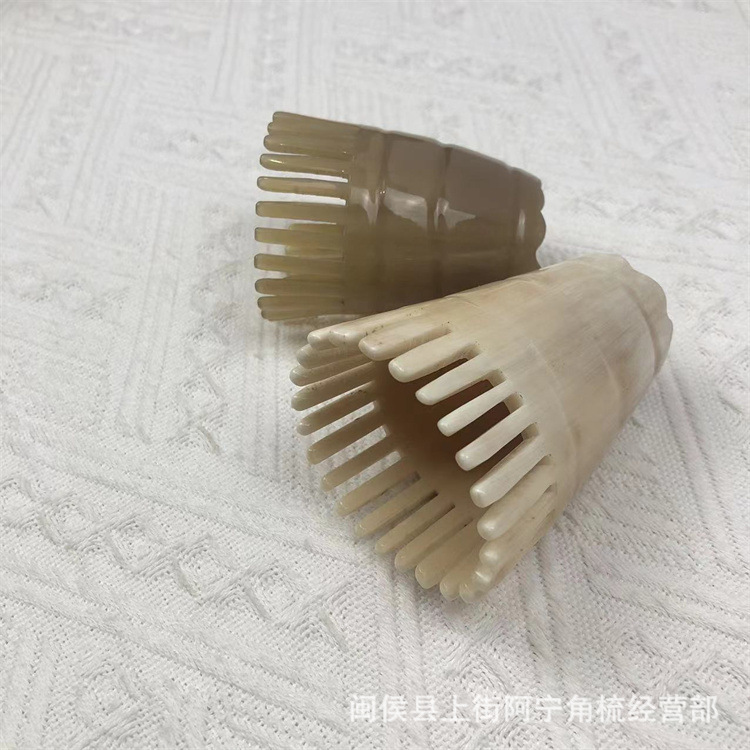 Natural Horn Comb Short Massage Comb with Gua Sha Comb Head Therapy Tool Under 10cm - Image 2