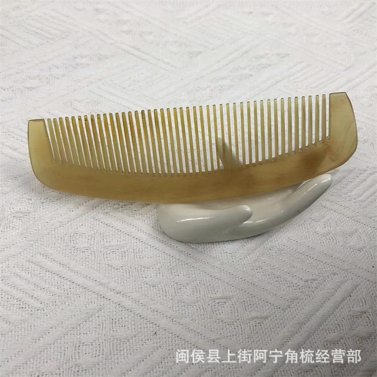 Natural Goat Horn Comb 15cm Wide Crescent Massage Comb for Scalp and Head Meridian Care - Image 2