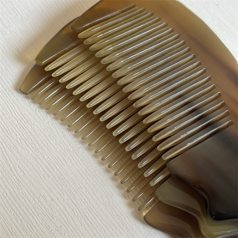 Natural Horn Peach Heart Comb Small Fish Comb Textured Craft Comb Thick Gift Box Comb 10-15CM - Image 3