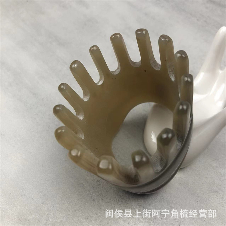 Natural Horn Massage Comb Wide Tooth Scalp Comb for Hair Washing and Meridian Head Care 10cm - Image 3