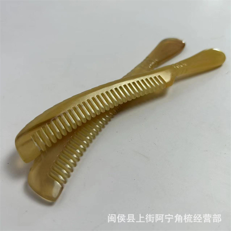 Thickened Goat Horn Comb 18cm Meridian Massage Comb with Handle for Hair Care and Scalp Grooming - Image 3