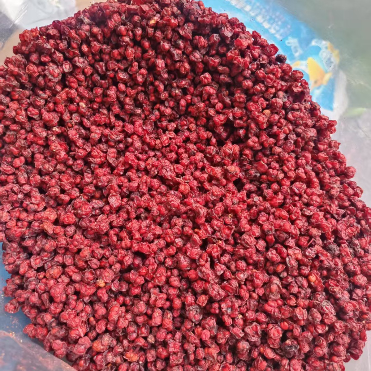Dried Schisandra Berry Wu Wei Zi 500g Jilin Northeast Schisandra Chinensis Fruit for Tea and Decoction - Image 3