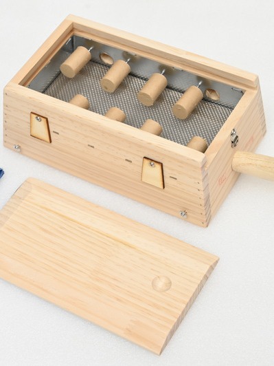 Wooden Moxibustion Box Portable Ai Jiu Moxa Burner for Home Use on Waist Abdomen Legs and Belly - Image 4