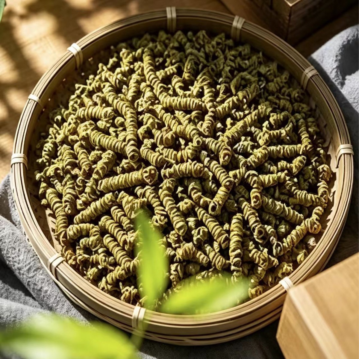 Huo Shan Tie Pi Shi Hu Feng Dou Dendrobium Officinale Dried Stems Whole Spiral Strips for Tea and Soup 1000g Bag - Image 2