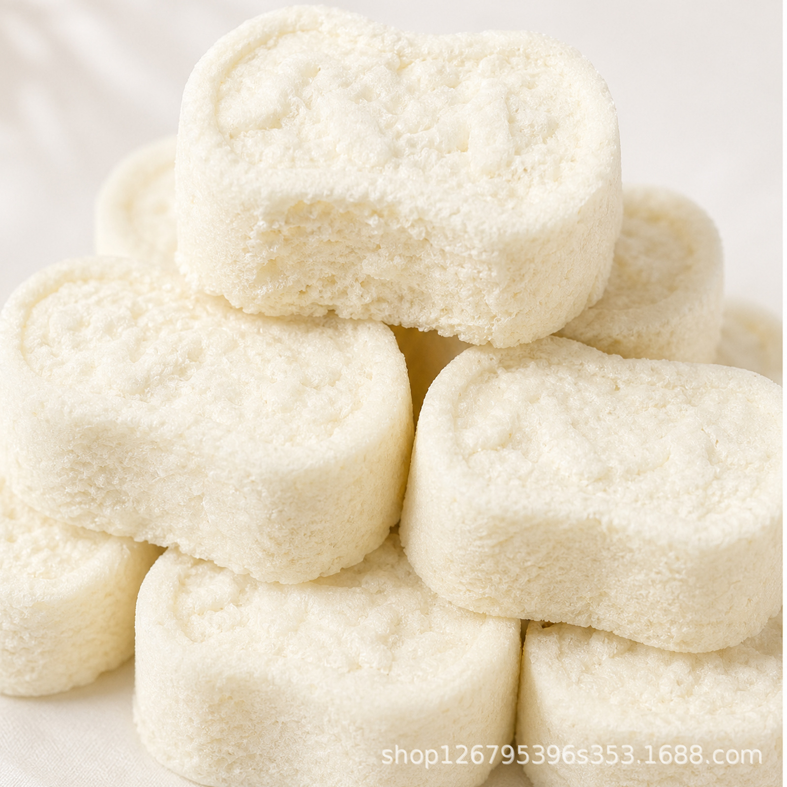 Lotus Seed & Lily Bulb Eight-Treasure Cake (Ba Zhen Gao) — 200g Traditional Herbal Pastry - Image 2