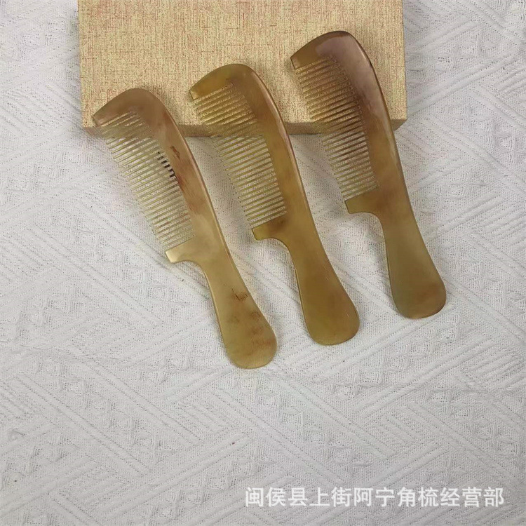 Goat Horn Comb 18cm Medium Handle Comb with Round Teeth for Scalp Massage and Portable Hair Styling - Image 2