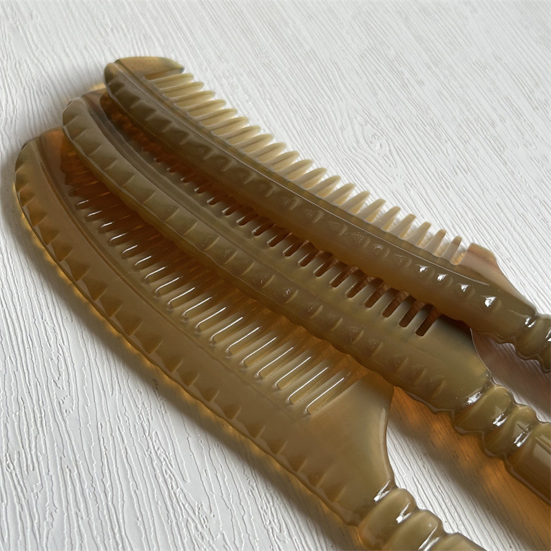 Natural Horn Comb 18cm Round Handle Massage Comb for Hair and Scalp Care - Image 3