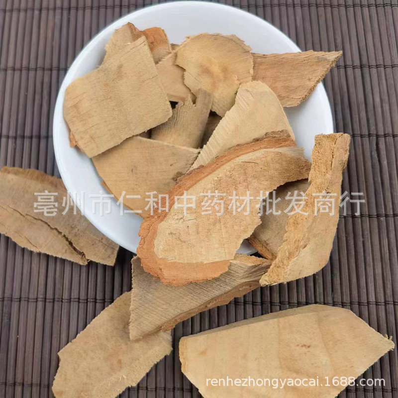Dried Camphor Wood Pieces Zhang Mu Aromatic Natural Wood Chunks for Storage and Home Use - Image 2