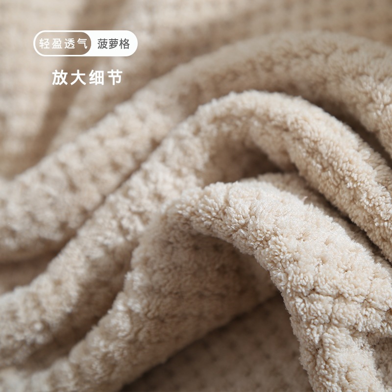 Coral Fleece Bath Towel 70x140cm Thick Absorbent Quick Dry Wrap Towel for Shower Beach and Home Use - Image 3