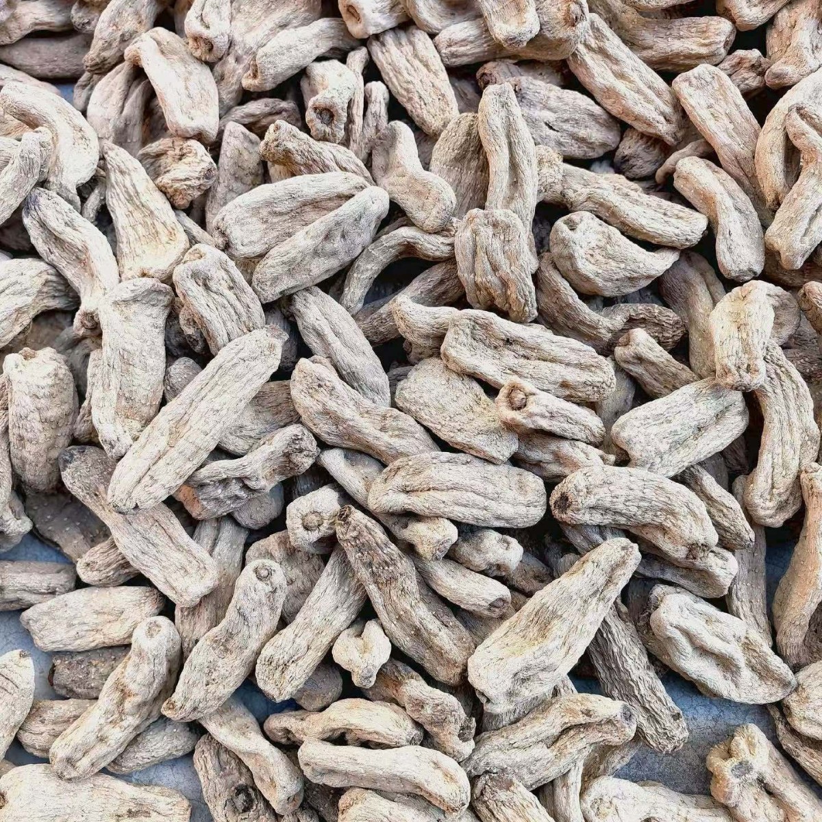 Premium Yunnan Xiaocaoba Black Gastrodia Root 250g Dried Tian Ma for Traditional Herbal Soups - Image 2