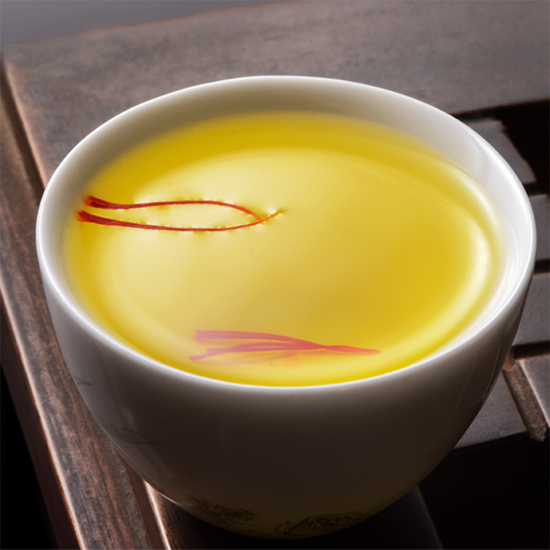 Saffron Threads Zang Hong Hua 1g Jar for Tea Infusion and Culinary Use Premium Gift Box - Image 3