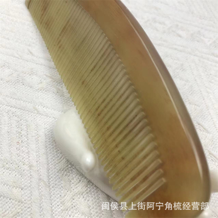 Natural Goat Horn Comb 18cm Wide Tooth Massage Comb for Scalp Meridian Care and Gua Sha - Image 4