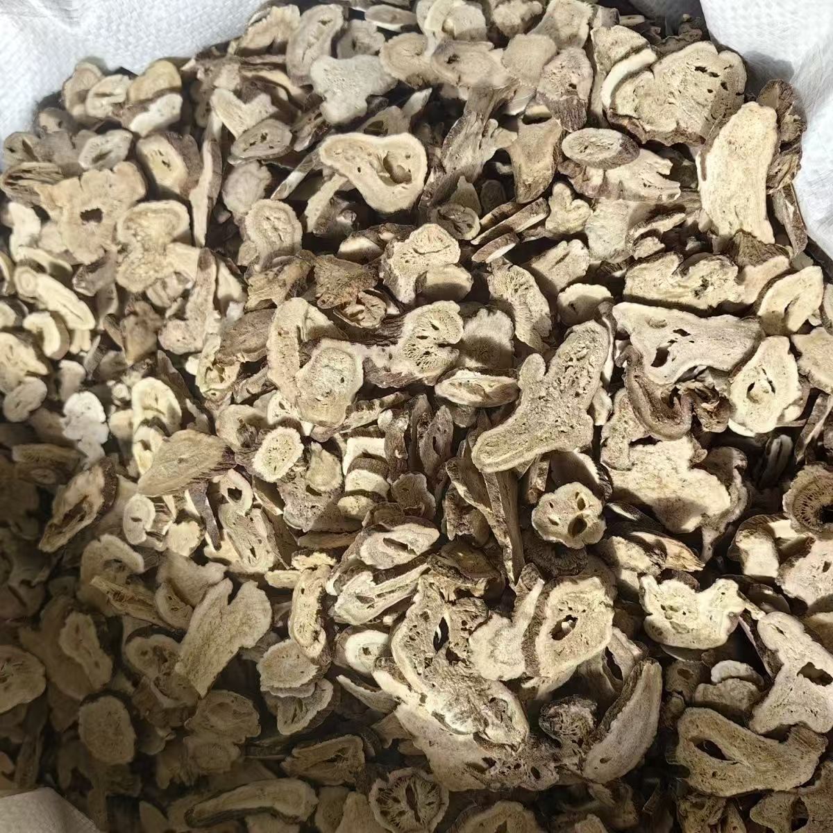 White Atractylodes Rhizome Bai Zhu Sliced Dried Herb 500g for Decoction and Tea - Image 4