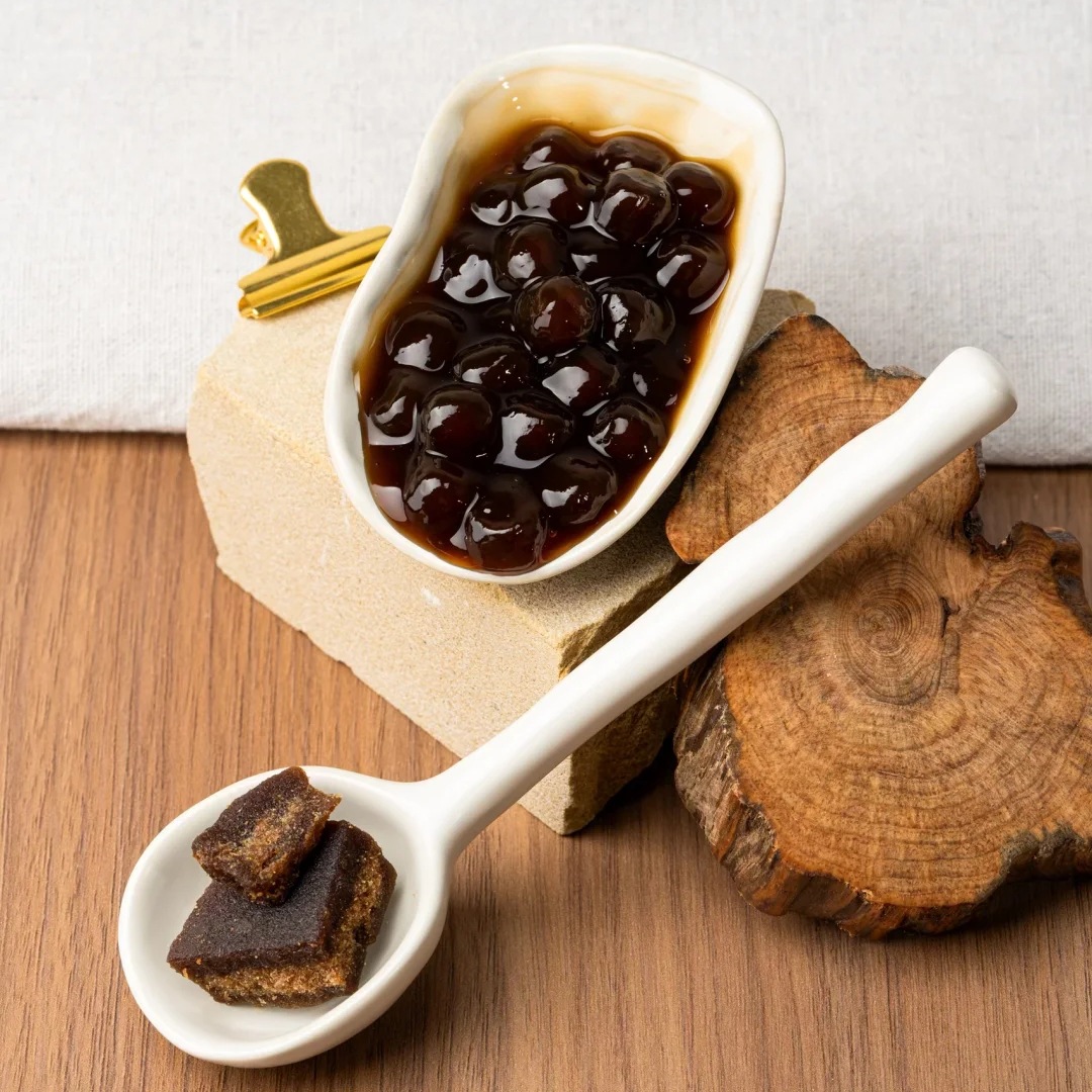 Traditional Old-Style Brown Sugar Blocks 1kg Hand-Crafted Pure Sugarcane Juice for Home Cooking and Beverages - Image 4