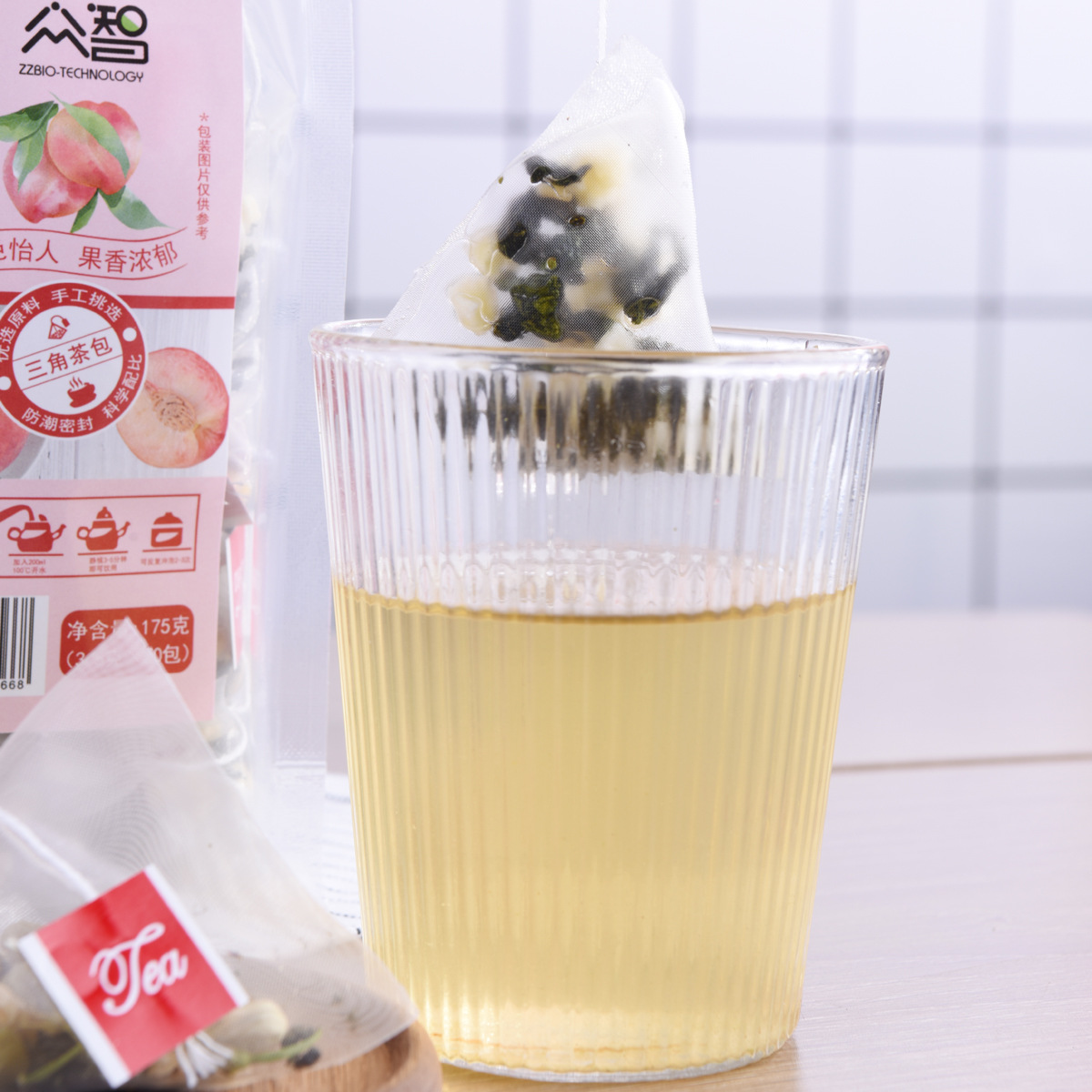 Peach Oolong Green Tea Blend with Peach and Apple Pieces 87.5g Individually Wrapped Triangle Tea Bags - Image 4