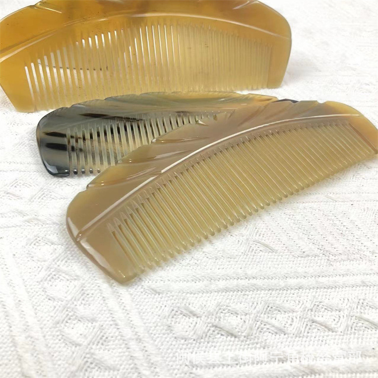 17cm Natural Horn Comb Meridian Massage Comb Wide Tooth Hair Comb for Home and Travel - Image 3