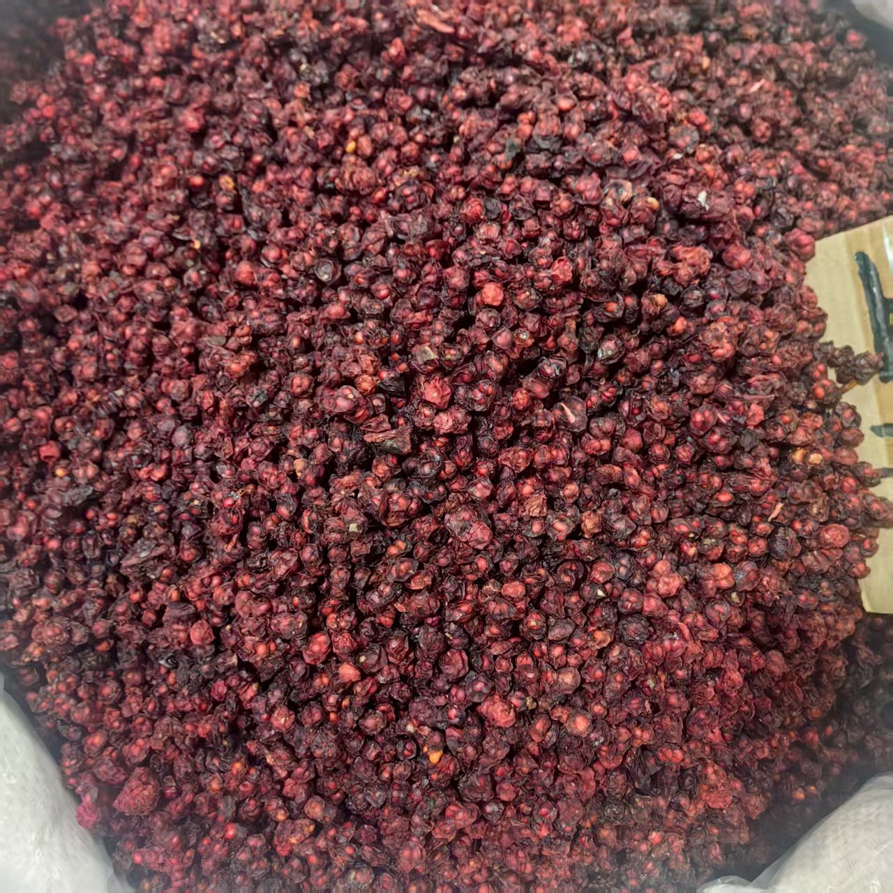Dried Schisandra Berries Wu Wei Zi Whole Fruit 500g Sun Dried Northeast China Herb for Tea and Decoction - Image 3