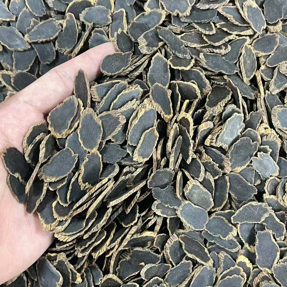 Black Ginseng Slices 500g Dried Korean Red Ginseng Root Slices for Cooking and Herbal Soups - Image 3
