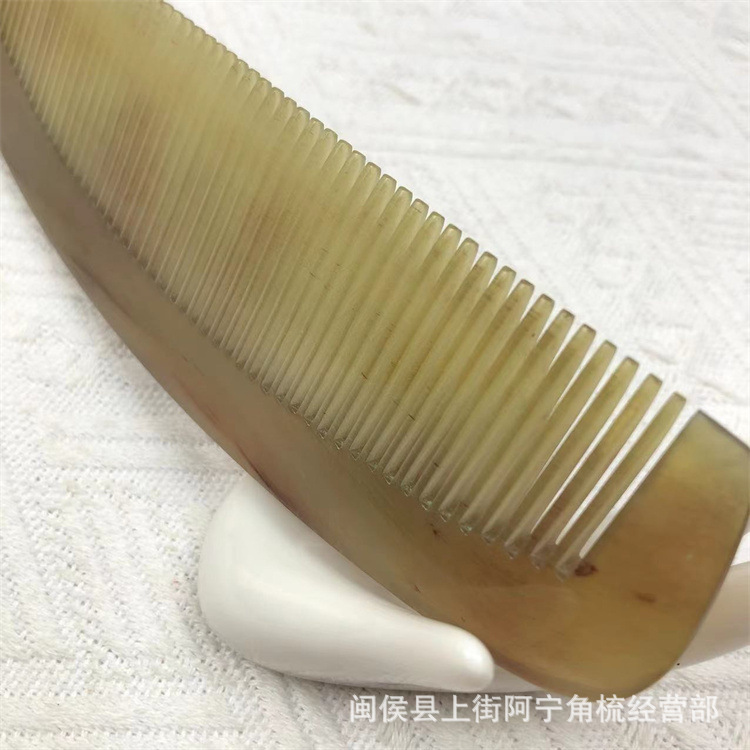 Natural Goat Horn Comb 18cm Wide Tooth Massage Comb for Scalp Meridian Care and Gua Sha - Image 3