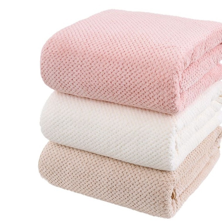 Coral Fleece Bath Towel 70x140cm Thick Absorbent Quick Dry Wrap Towel for Shower Beach and Home Use - Image 5