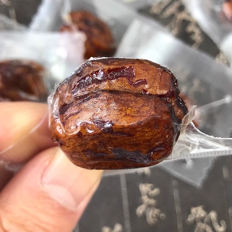 Huang Jing Bao Zao Polygonatum Stuffed Jujube Snack 100g Jar Soft Sweet Herbal Date Treat - Image 2